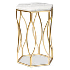 Table d'appoint moderne hexagonale avec plateau en marbre, base en métal ajouré au design géométrique, hauteur 53 cm, entièrement assemblée