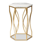 Table d'appoint moderne hexagonale avec plateau en marbre, base en métal ajouré au design géométrique, hauteur 53 cm, entièrement assemblée