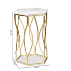 Table d'appoint moderne hexagonale avec plateau en marbre, base en métal ajouré au design géométrique, hauteur 53 cm, entièrement assemblée
