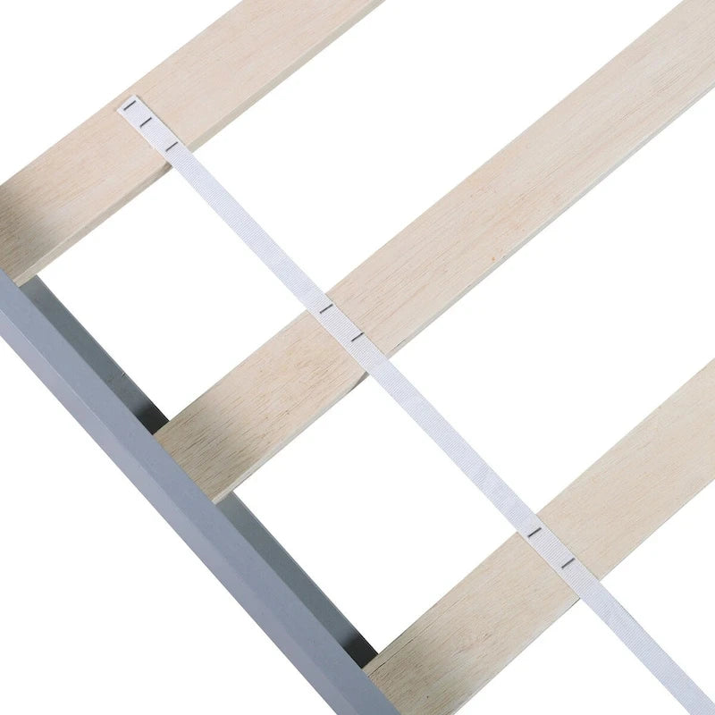 Lit plateforme en bois avec tête de lit