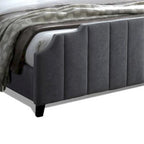 Lit plateforme King Size, capitonné en chenille grise, structure en bois massif, capacité de 272 kg