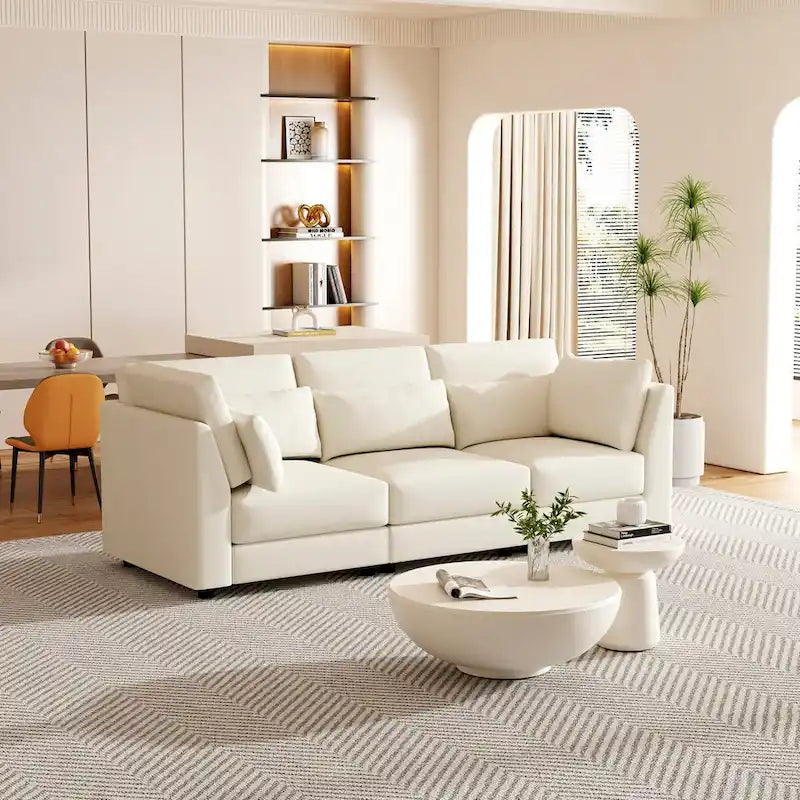 Table basse en marbre avec bordure dorée glamour, pièce maîtresse de luxe, accent de salon