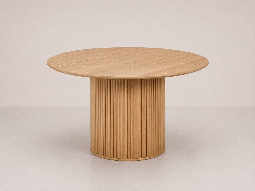 Table à manger ronde en chêne cannelé