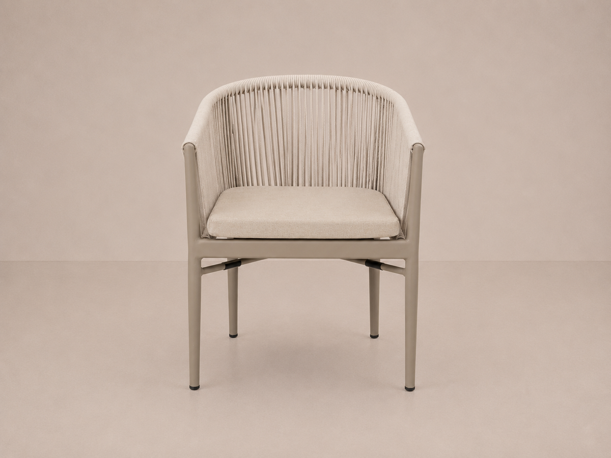 Chaise de salle à manger d'extérieur avec corde et coussin en mousse