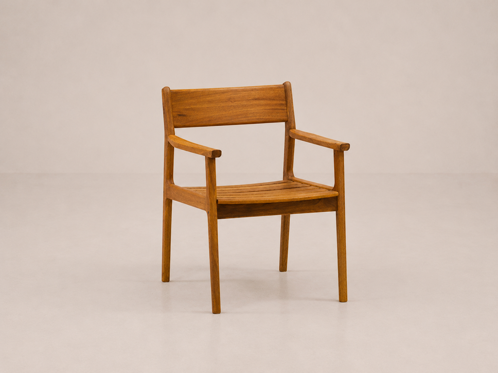 Fauteuil en bois d'iroko