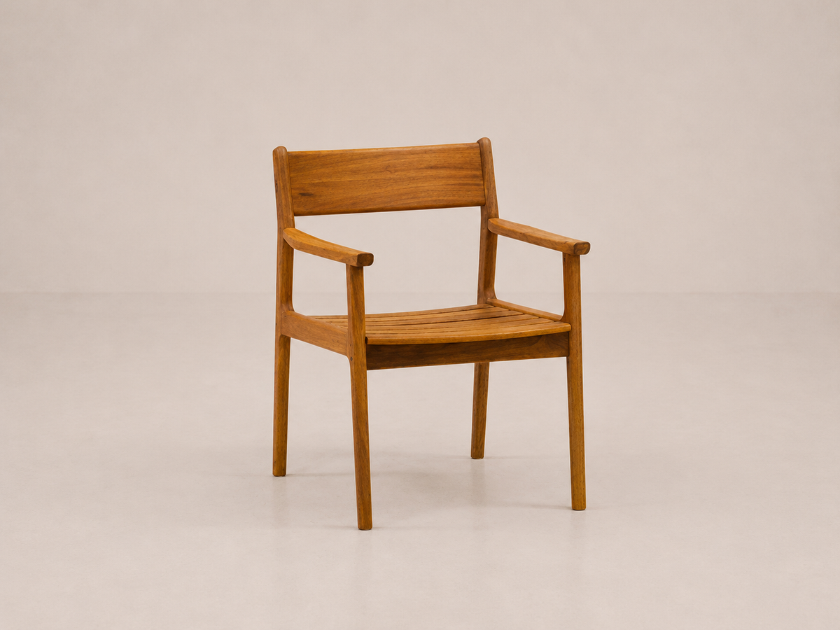 Fauteuil en bois d'iroko