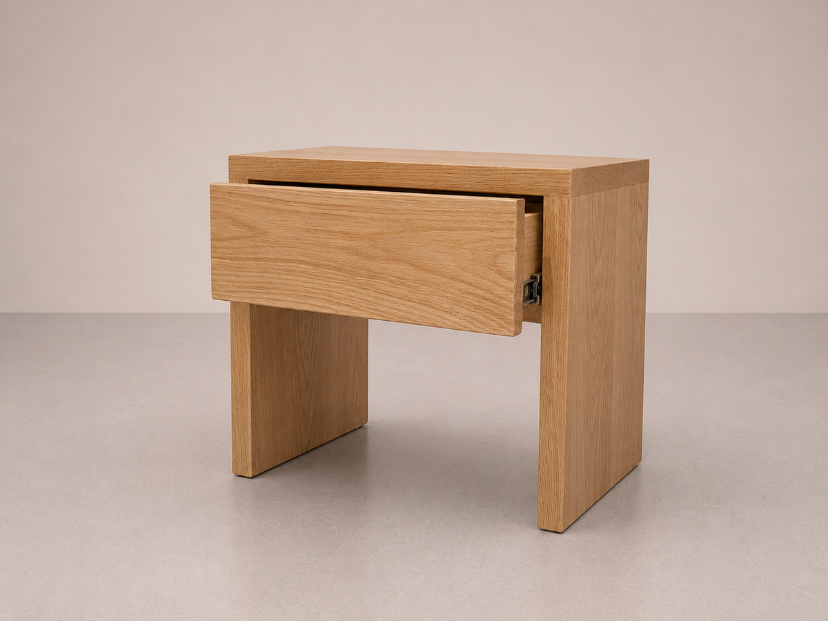 Table d'appoint en chêne avec tiroir
