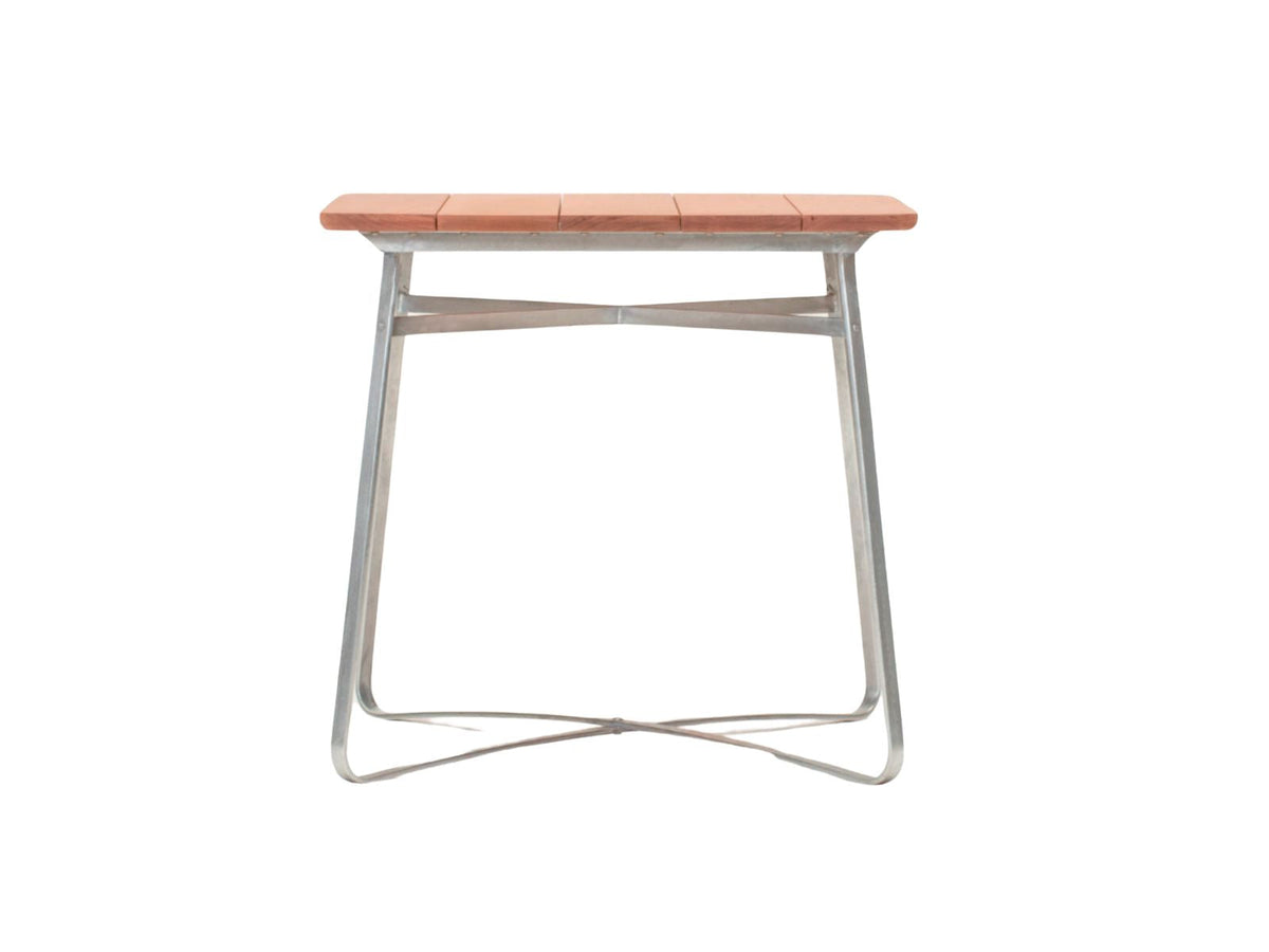 Table carrée en bois et acier